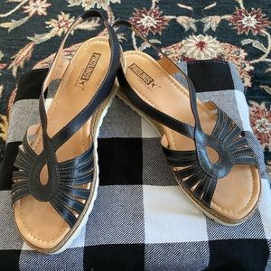 Pikolinos women’s sandals size 9